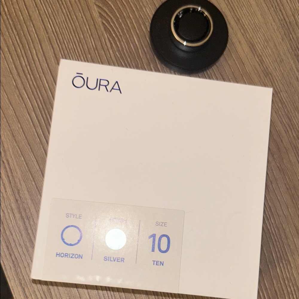 Oura 4 Silver Horizon Ring